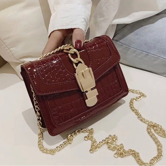 Red burgundy Messenger Bag small Shoulder Bag Crocodile pattern Flap chain Sling - Picture 4 of 12